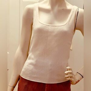 Nice Designer boutique waffle Fitted Tank Top in white. Size Small NICE!